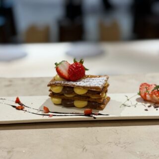 Strawberry millefeuille こんにちは、ツキノミチです️ 本日よ…